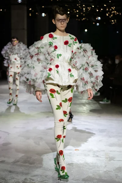 Look 64